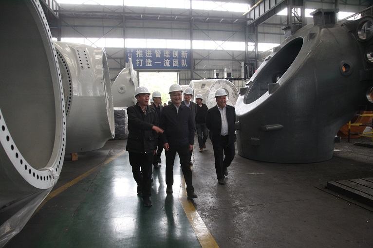 德陽市委常委、統(tǒng)戰(zhàn)部部長何明俊蒞臨仟坤集團調(diào)研復(fù)工復(fù)產(chǎn)情況
