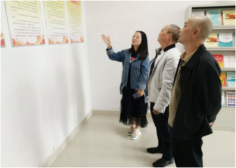 綿竹市委統(tǒng)戰(zhàn)部副部長、市工商聯(lián)黨委書記唐紹愚蒞臨仟坤集團(tuán)調(diào)研指導(dǎo)集團(tuán)黨的統(tǒng)戰(zhàn)工作開展情況